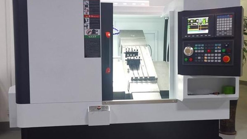 小型卧式加工中心与立式加工中心：异同解析与应用场景